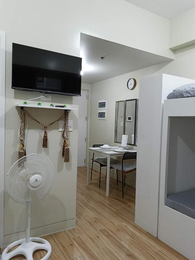 Budget Accommodation Holland Park Condominium Southwoods Binan Laguna Jalang Esterno foto