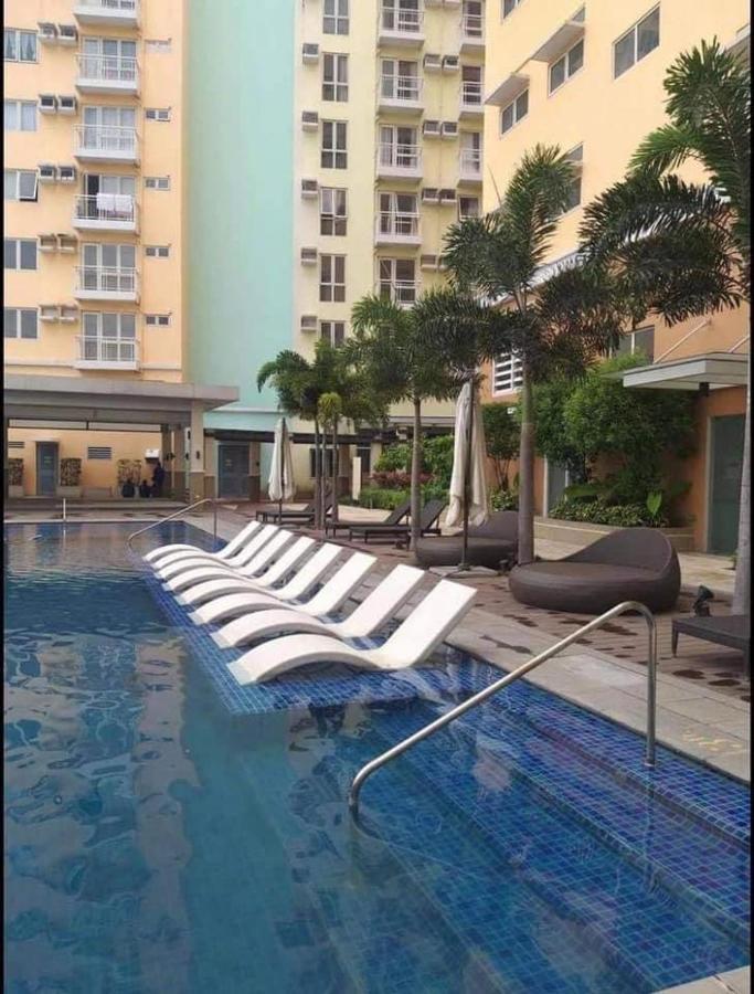 Budget Accommodation Holland Park Condominium Southwoods Binan Laguna Jalang Esterno foto